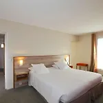 Western L'oree Paris Sud 4*