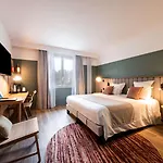 Western L'oree Paris Sud 4*