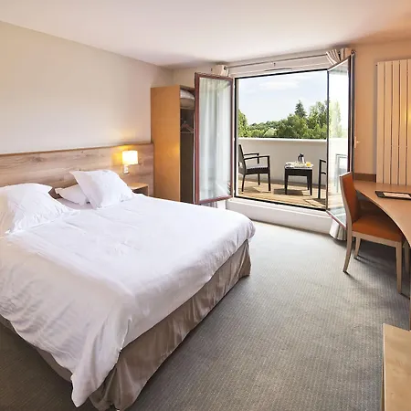 ホテル Western L'oree Paris Sud ソ・レ・シャルトルー