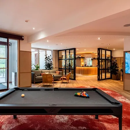 Western L'oree Paris Sud Hotel 4*