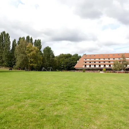 ホテル Western L'oree Paris Sud