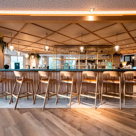 ホテル Western L'oree Paris Sud ソ・レ・シャルトルー