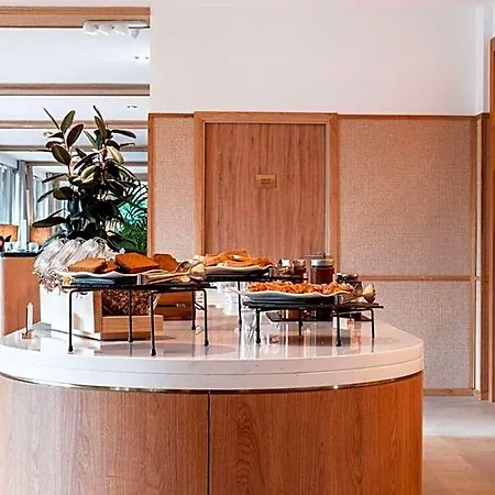 Western L'oree Paris Sud 4*