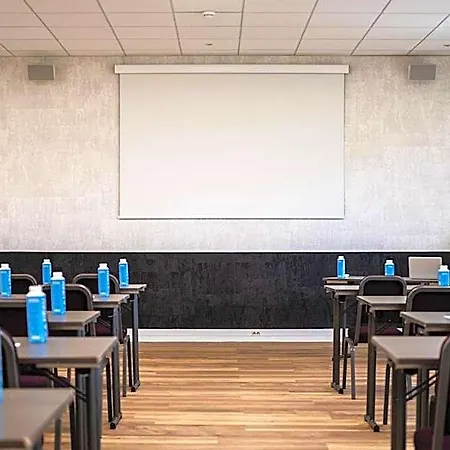 Western L Oree Paris Sud Hotel 4*