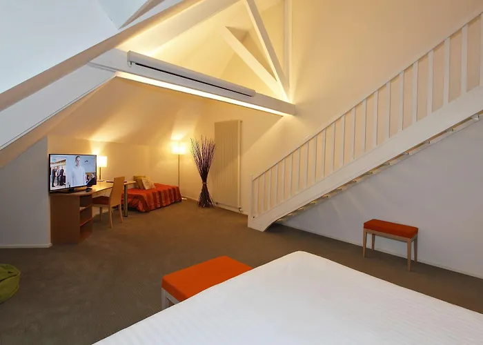 Western L'oree Paris Sud Otel 4*