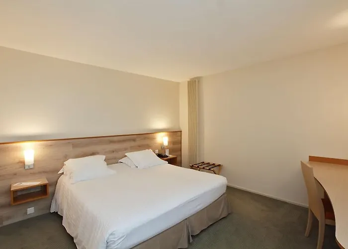 Western L'oree Paris Sud Otel