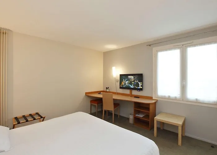Otel Western L'oree Paris Sud 4*